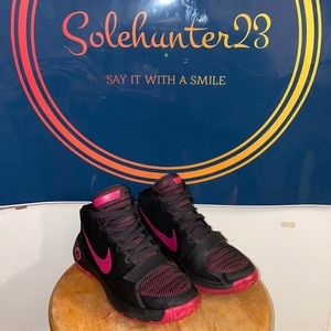 Nike KD TREY5 sz 4.5 youths or 6 ladies